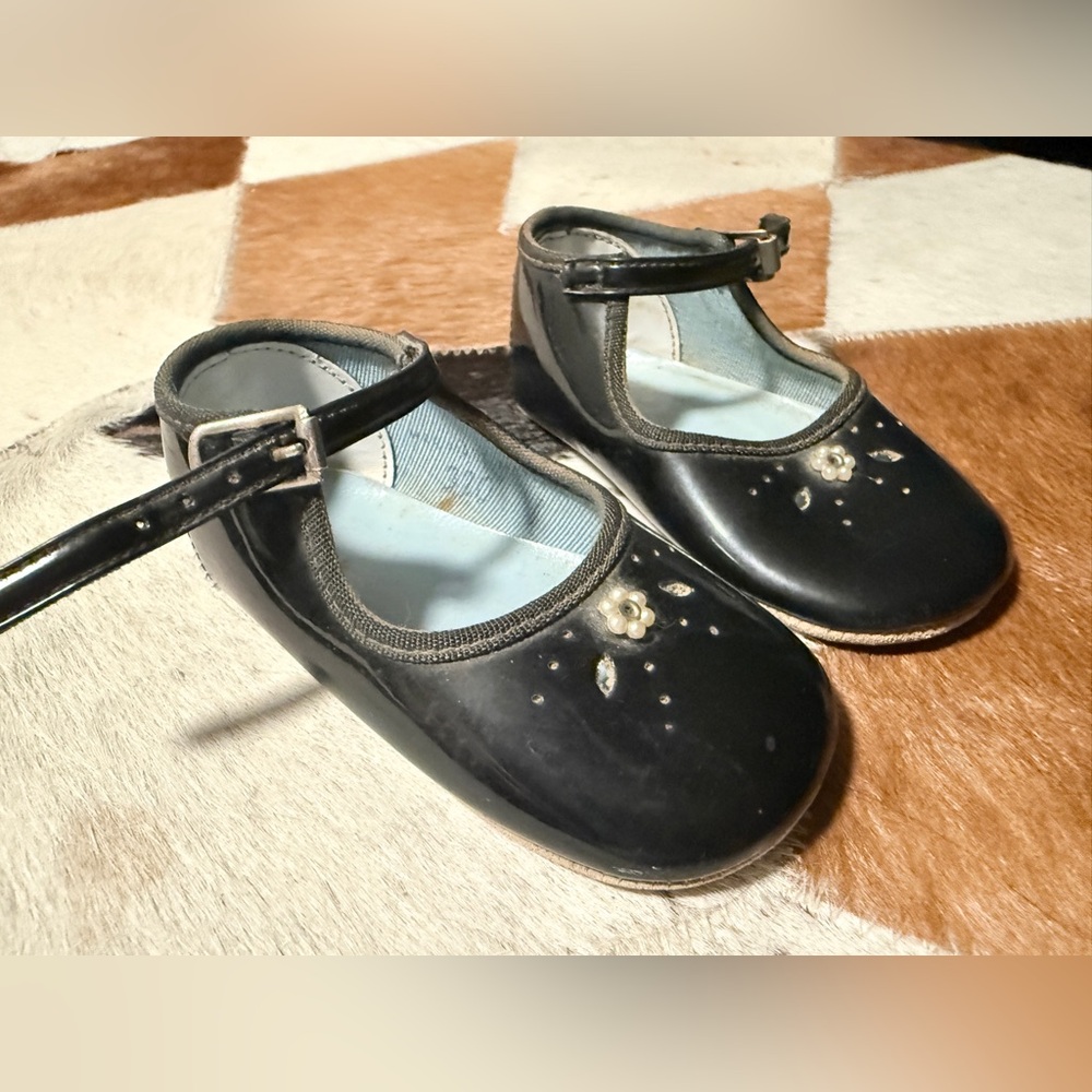 Vintage Black Mary Jane Shoes with Floral Design